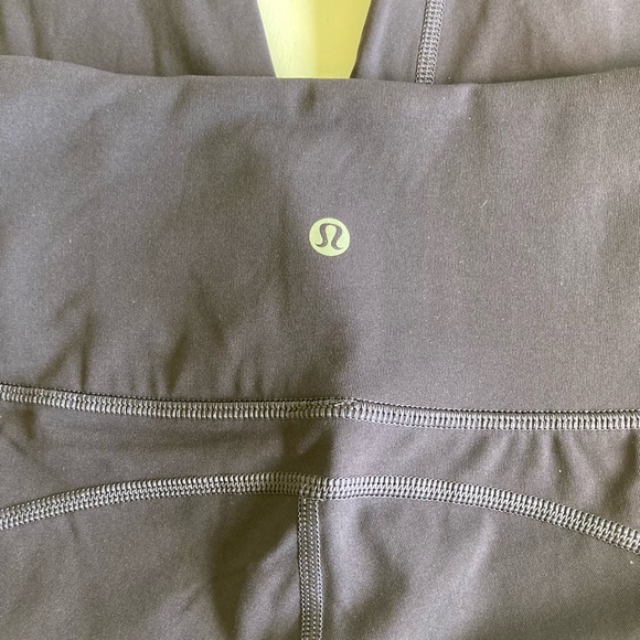 Lululemon Dark Purple Mid Rise Leggings size 4 - Picture 7 of 8
